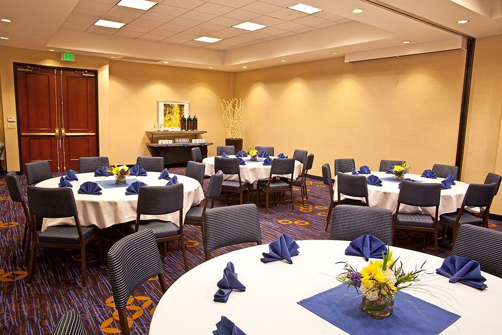 Courtyard By Marriott Seattle Federal Way Hotel Buitenkant foto