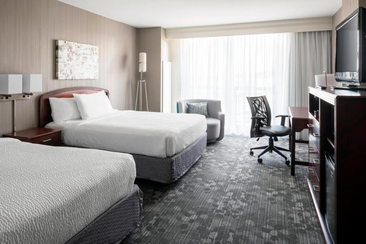 Courtyard By Marriott Seattle Federal Way Hotel Buitenkant foto