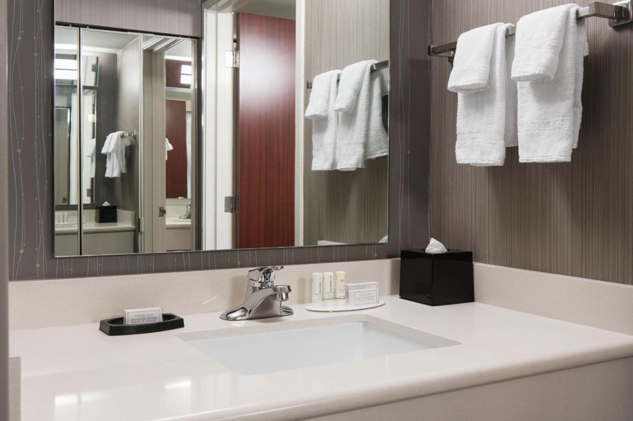 Courtyard By Marriott Seattle Federal Way Hotel Buitenkant foto