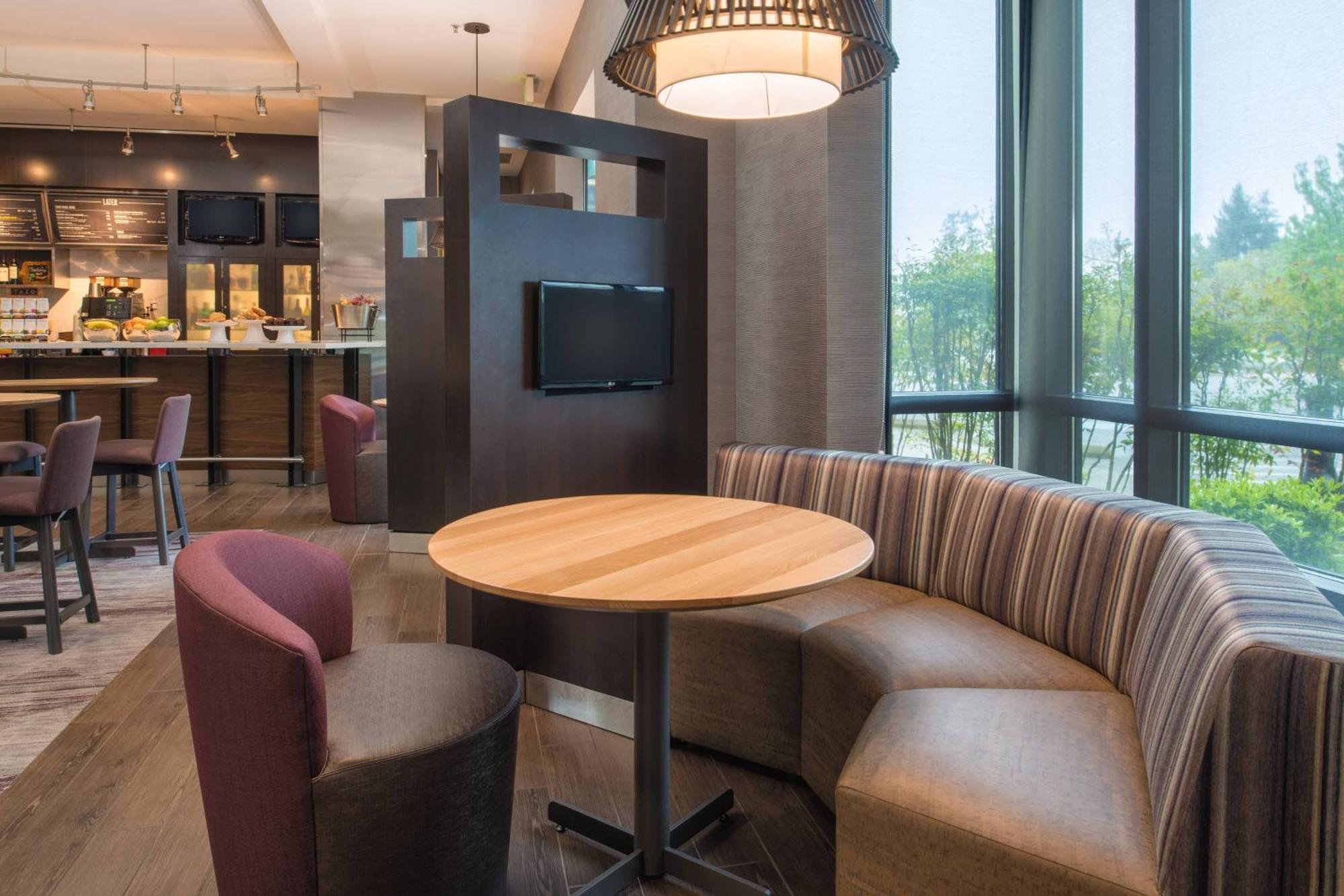 Courtyard By Marriott Seattle Federal Way Hotel Buitenkant foto