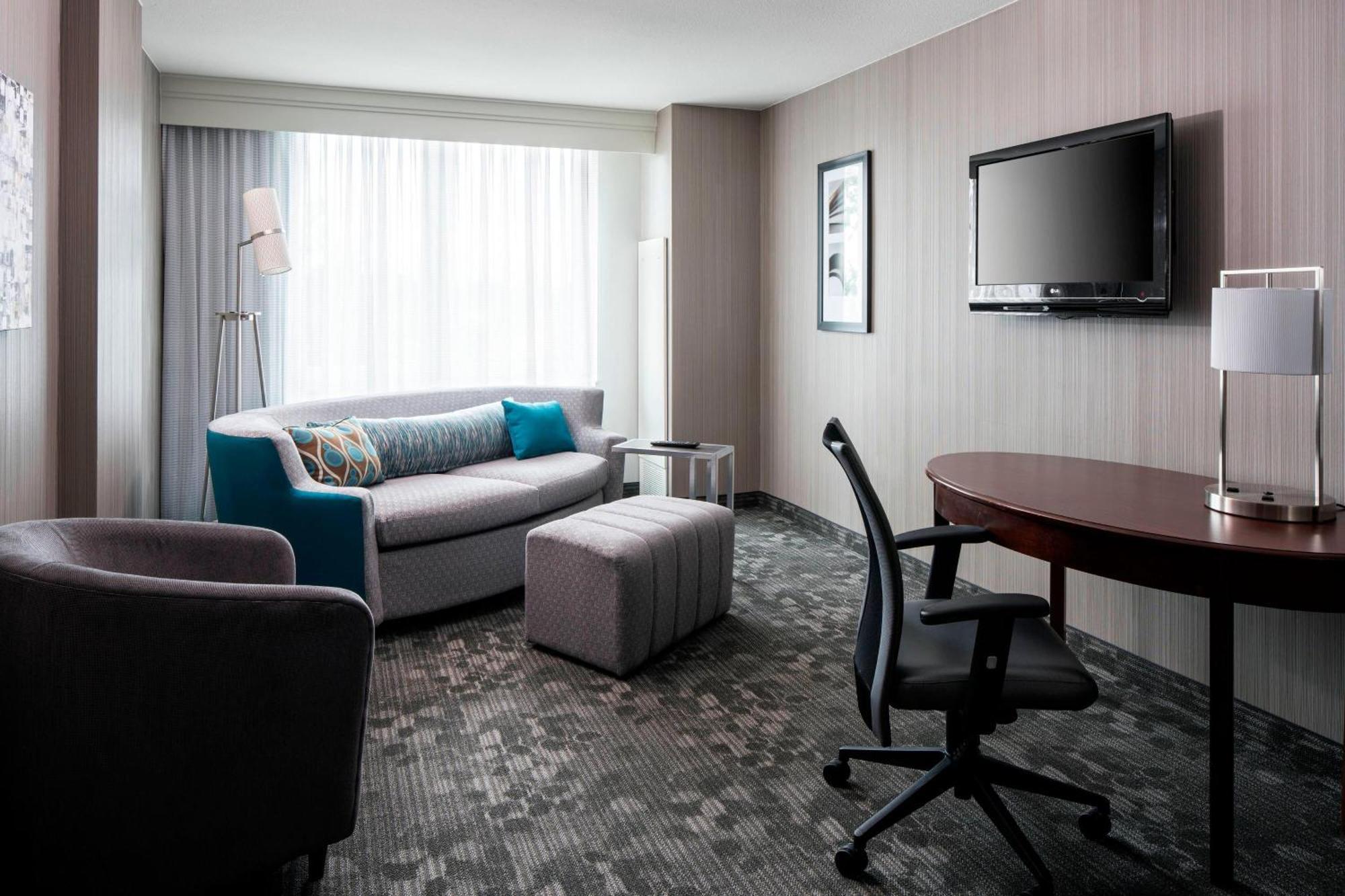 Courtyard By Marriott Seattle Federal Way Hotel Buitenkant foto
