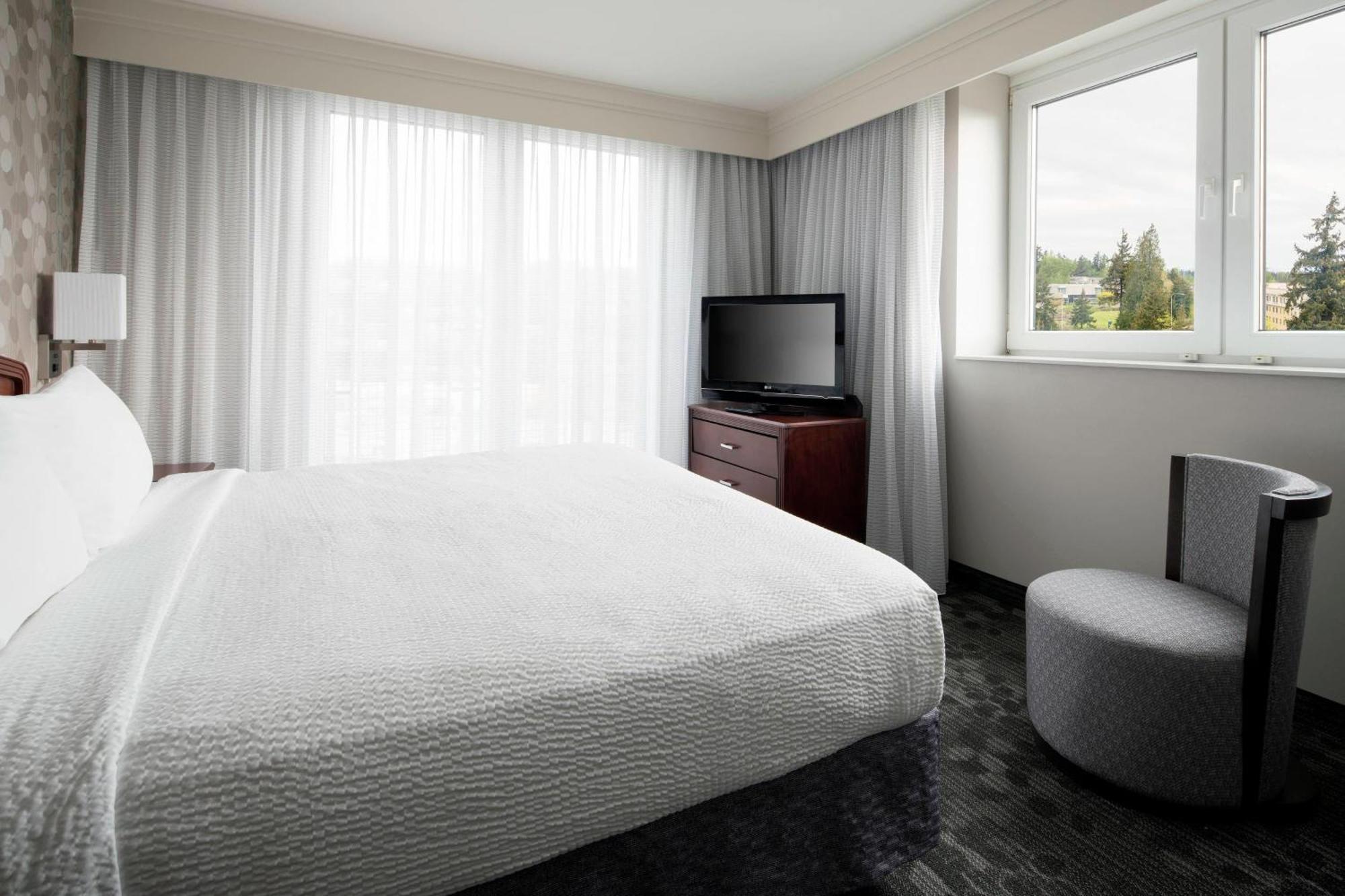 Courtyard By Marriott Seattle Federal Way Hotel Buitenkant foto