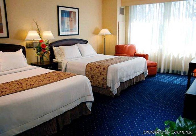 Courtyard By Marriott Seattle Federal Way Hotel Buitenkant foto
