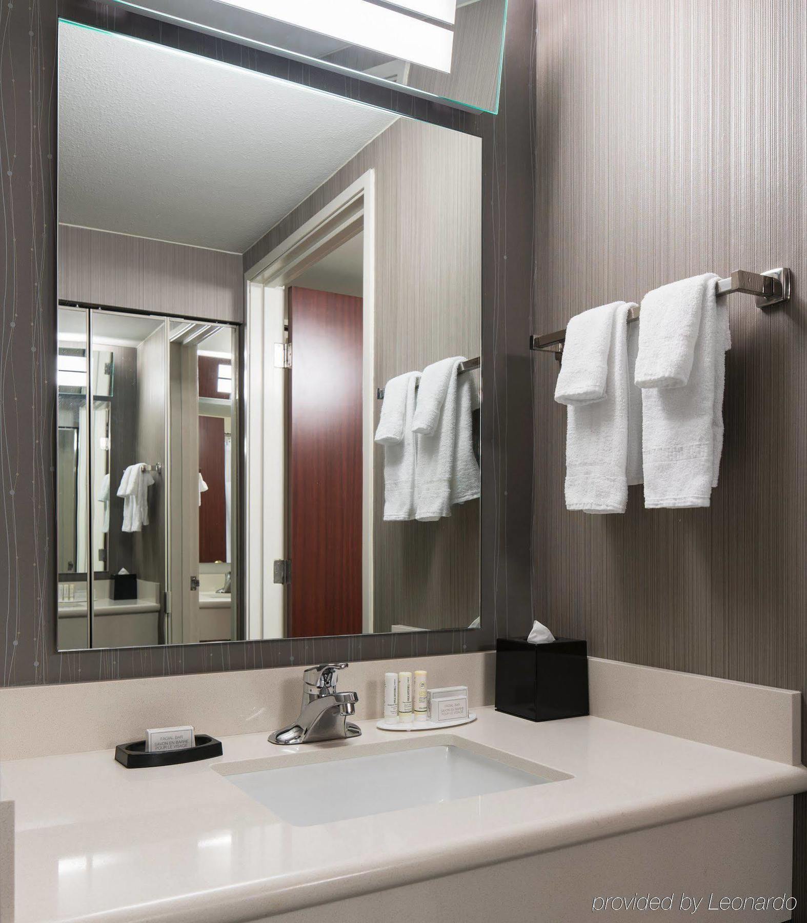 Courtyard By Marriott Seattle Federal Way Hotel Buitenkant foto