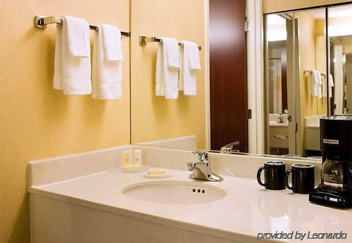 Courtyard By Marriott Seattle Federal Way Hotel Buitenkant foto